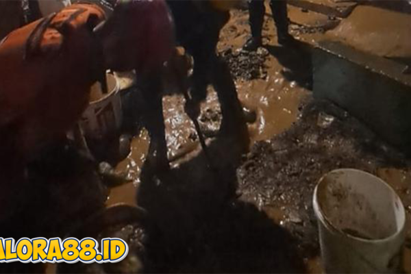 Longsor Tutup Saluran Air, Belasan Rumah di Bondongan Bogor Terendam Hingga Satu Meter